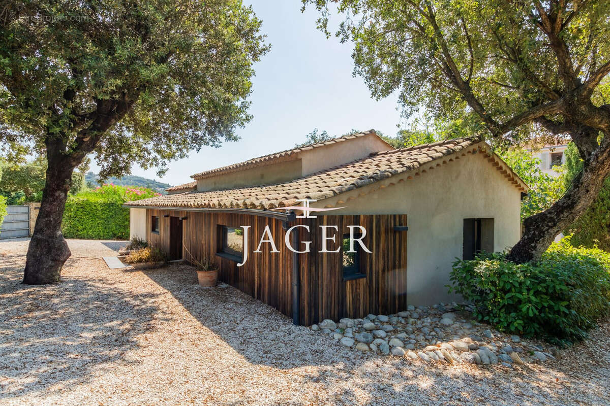 Maison 70 m² à Grimaud  - photo 4