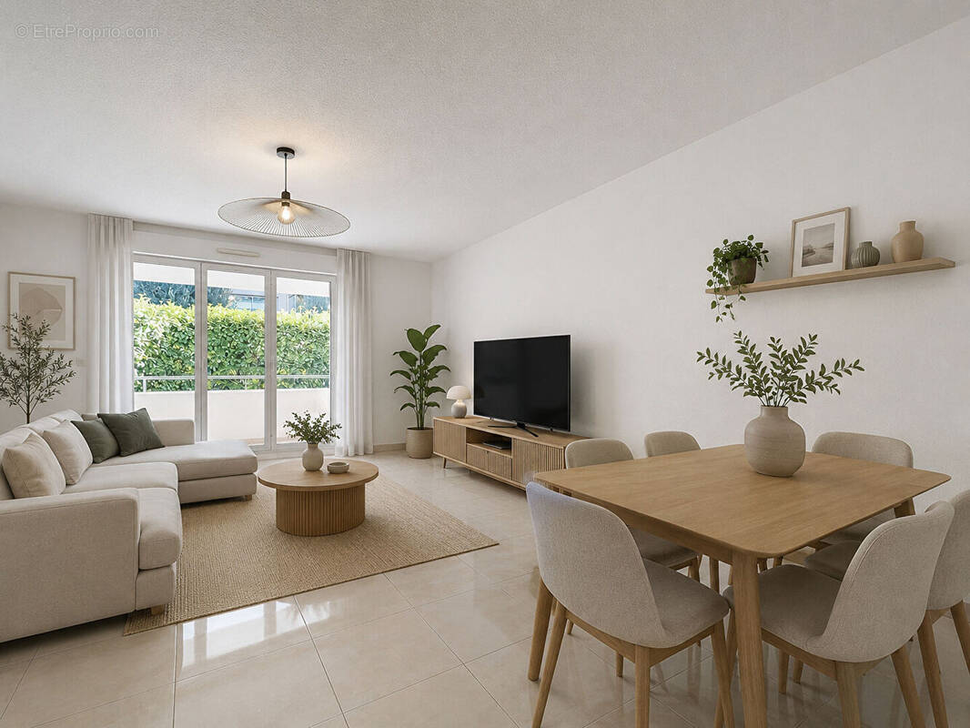 Appartement à VALLAURIS