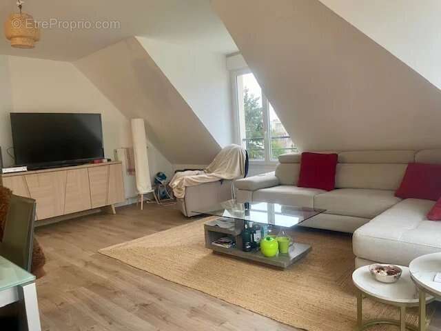 Appartement à LES CLAYES-SOUS-BOIS