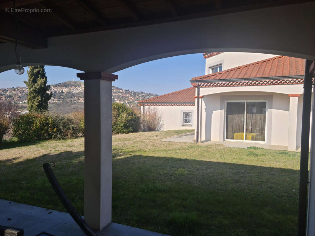 Maison à VEYRE-MONTON