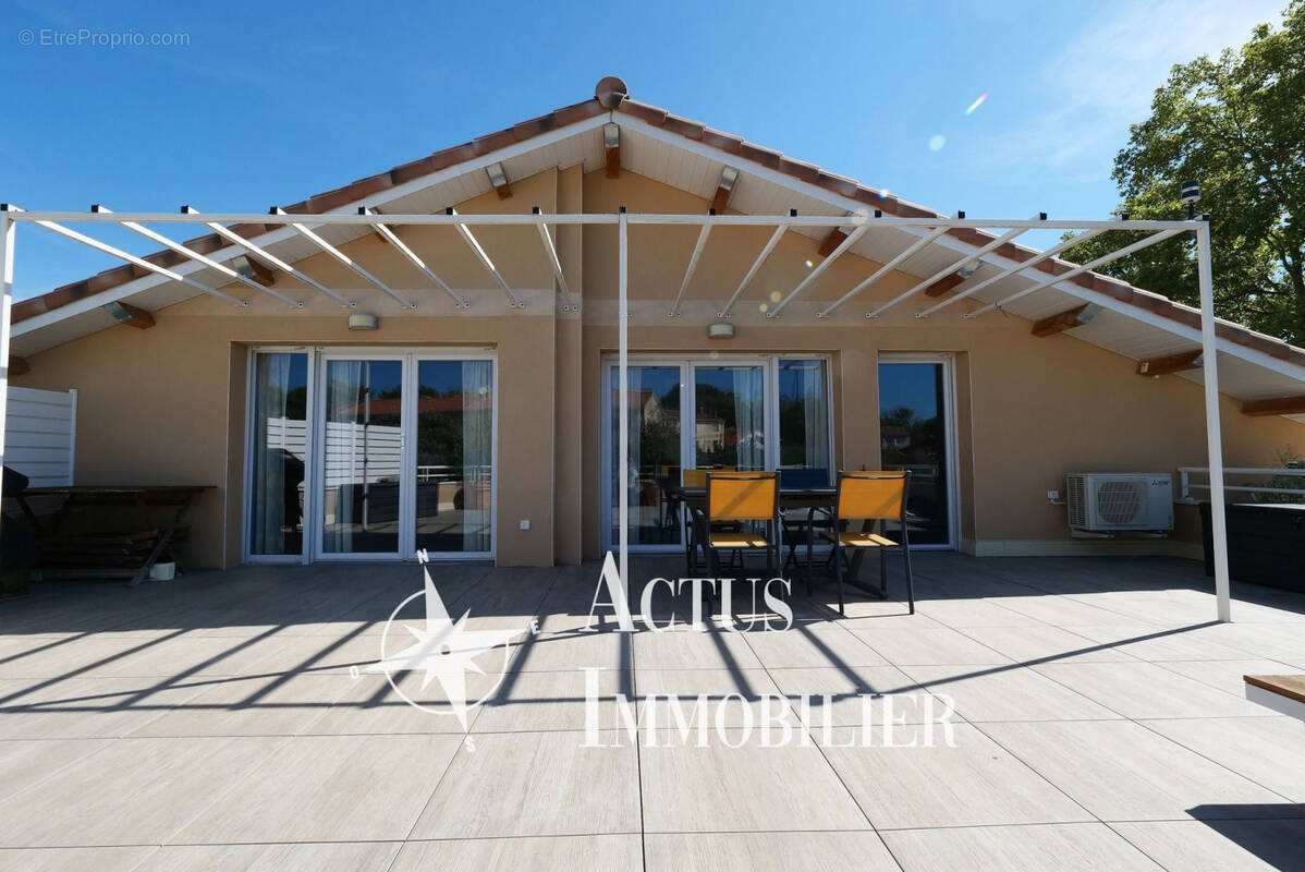 Appartement à SALON-DE-PROVENCE