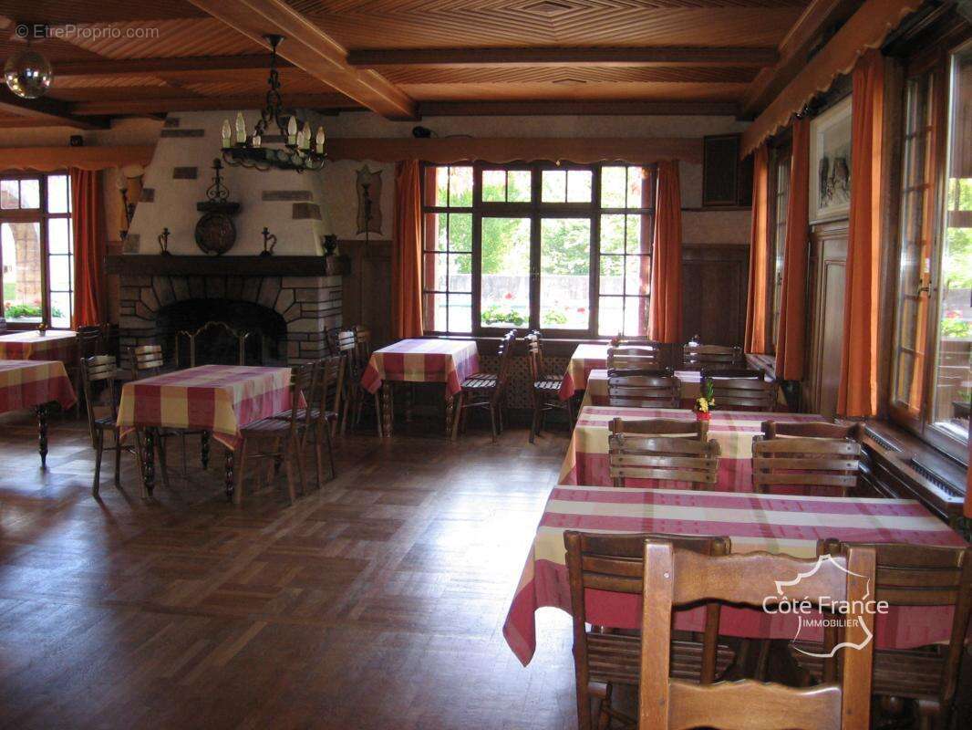 Commerce à MEZIERES-SUR-OISE