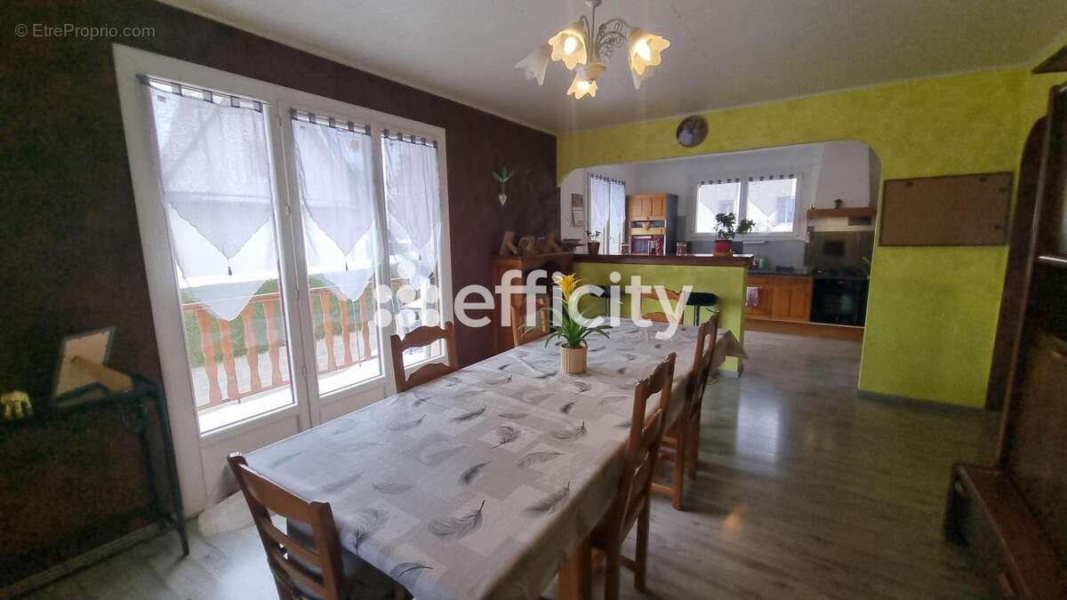 Maison 113 m² à Saint-Chely-D'apcher  - photo 3