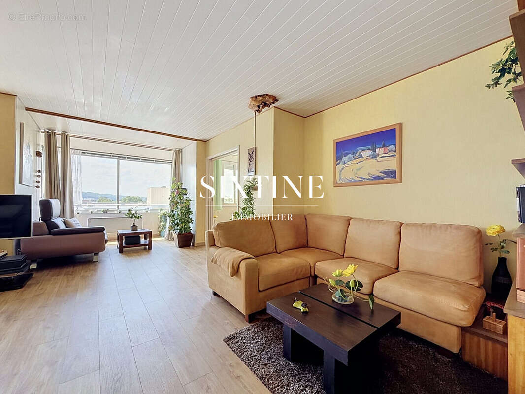 Appartement à BOURGOIN-JALLIEU