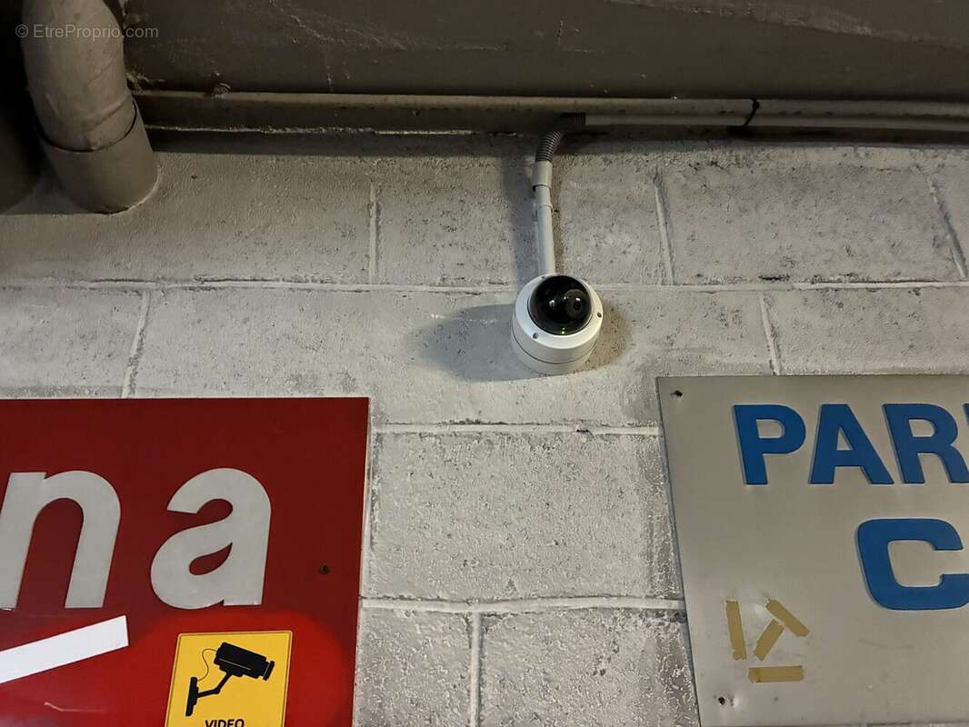 Parking à PARIS-14E