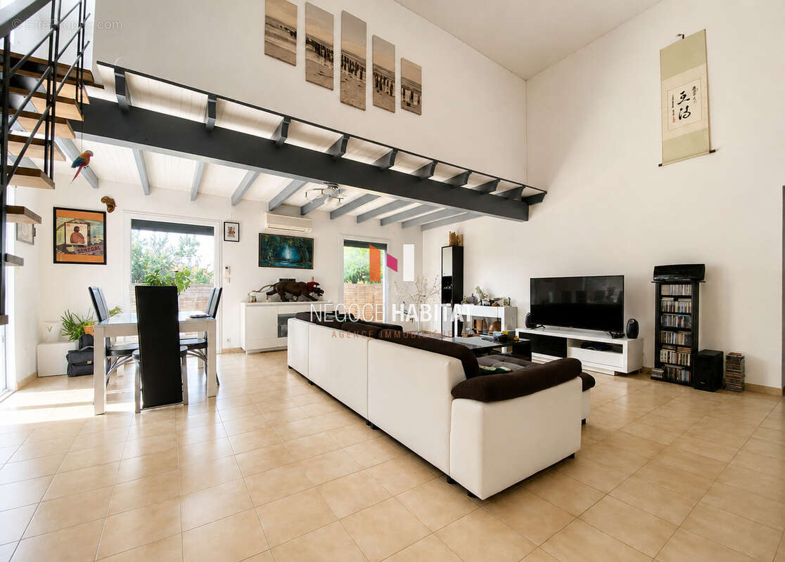 Villa T5 avec piscine et garage à vendre - Saint-Aunès, terrain de 830 m2 - photo 5