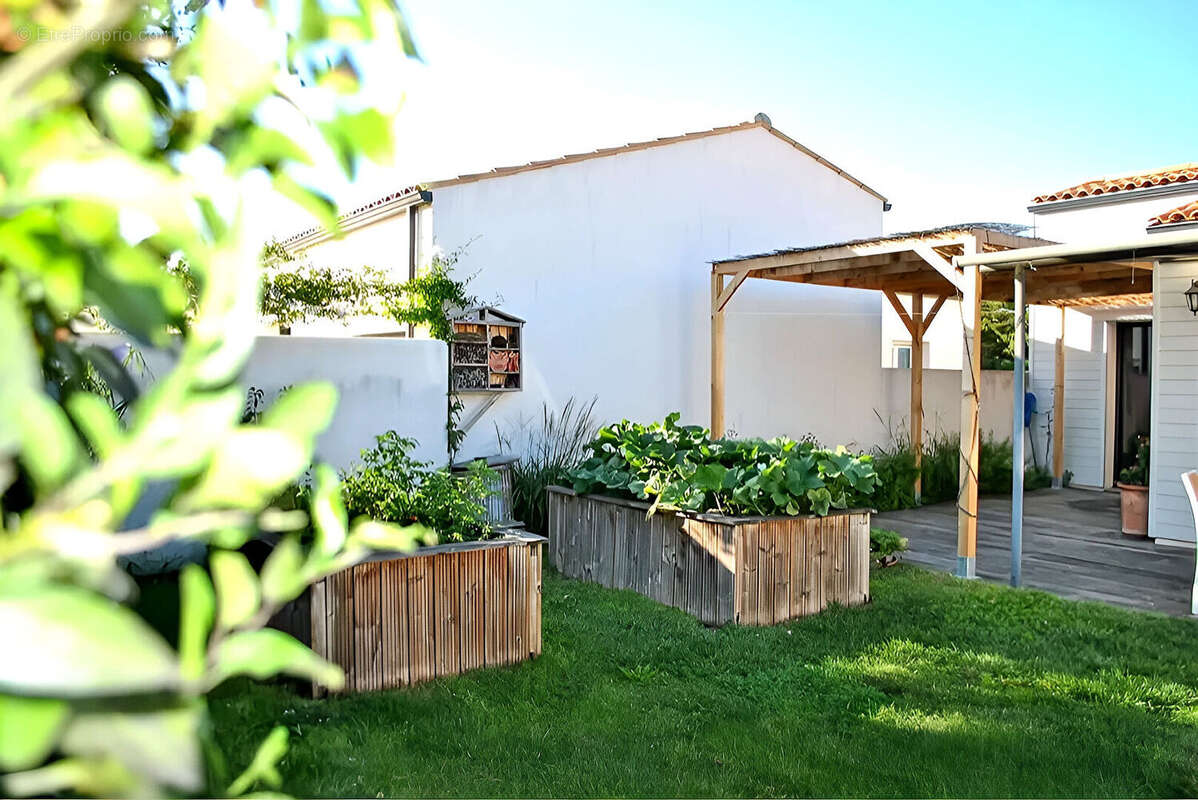 Maison à SAINTE-SOULLE