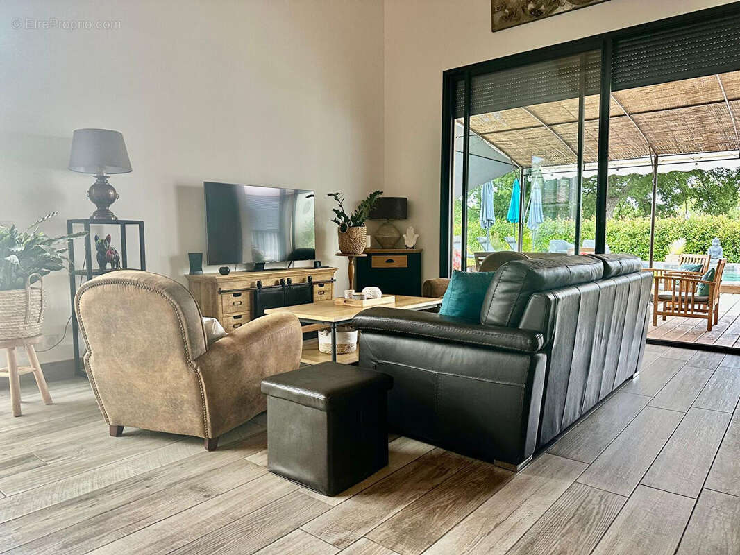 Maison à SAINT-CEZAIRE-SUR-SIAGNE