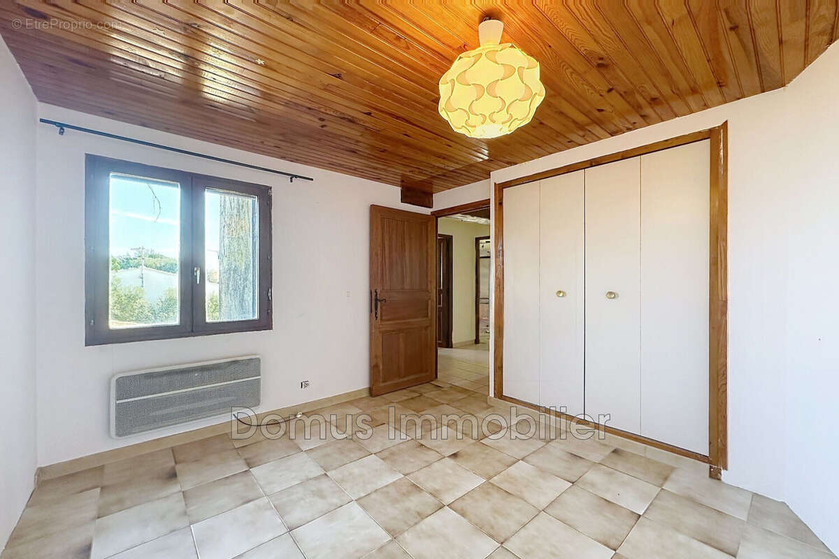 Appartement à CHATEAUNEUF-DE-GADAGNE