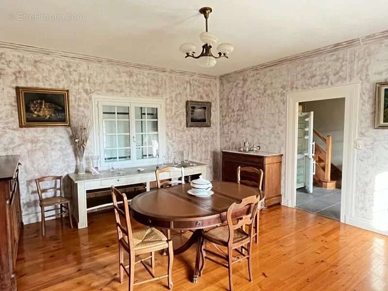 Maison à TOURNON-SAINT-PIERRE