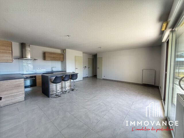 Appartement à LE CRES