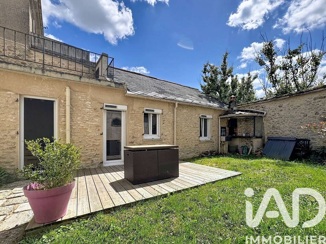 Photo 1 - Maison à MONDONVILLE-SAINT-JEAN