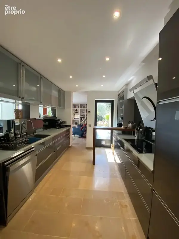 Maison 5 pièces 230 m² à vendre à La Garde-Freinet (83680) - photo 8