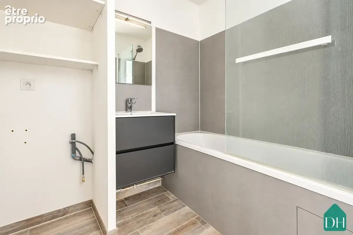 Appartement T3 de 72,25 m2   dernier étage avec ascenseur   Stationnement intérieur   Secteur de Lamoricière - photo 11