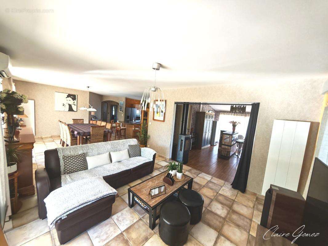 Maison de plain-pied 5 pièces 143,54m² – À seulement 10 minutes de L'Isle-Jourdain (32) - photo 3
