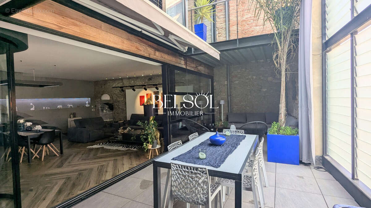 Maison à SAINT-LAURENT-DE-LA-SALANQUE