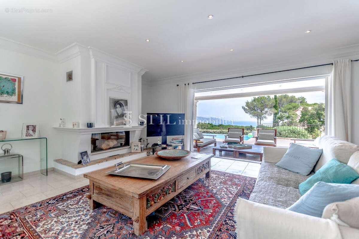 Maison 370 m² à Sainte-Maxime  - photo 2