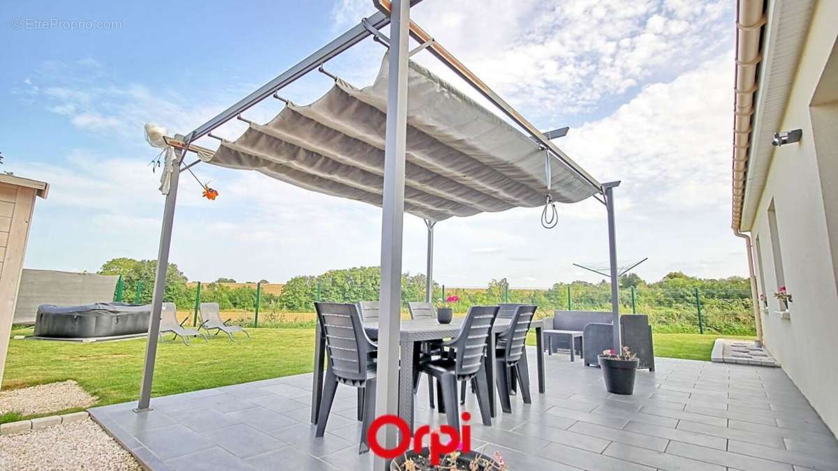 Maison à GRANDVILLERS-AUX-BOIS