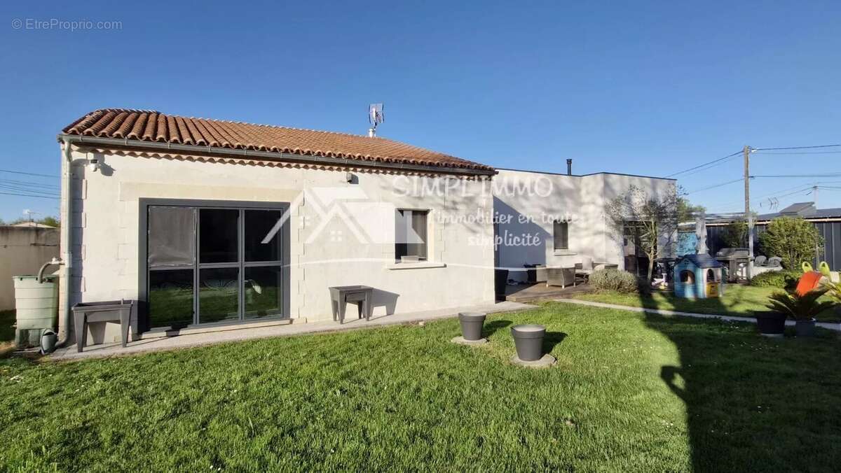 Maison à SAINT-SULPICE-D&#039;ARNOULT