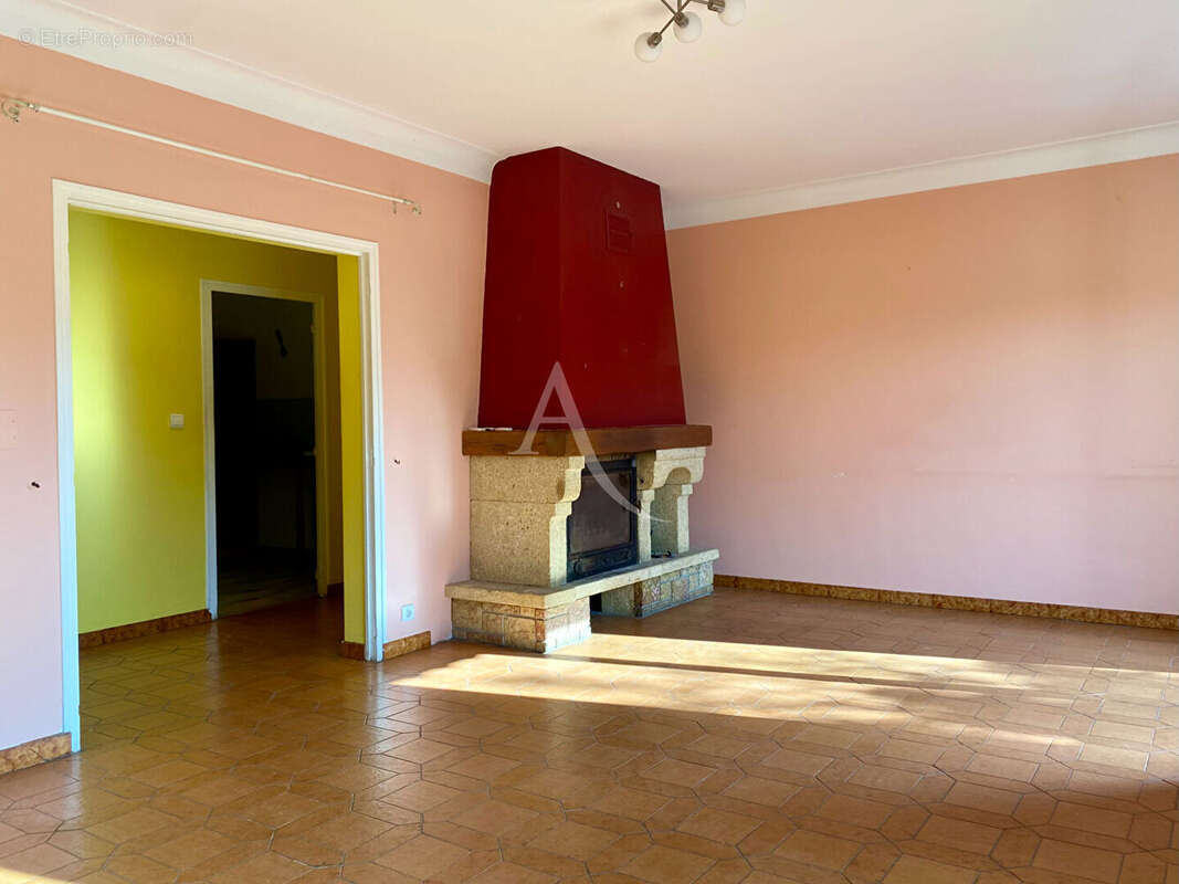 Maison à LAPEYROUSE-FOSSAT