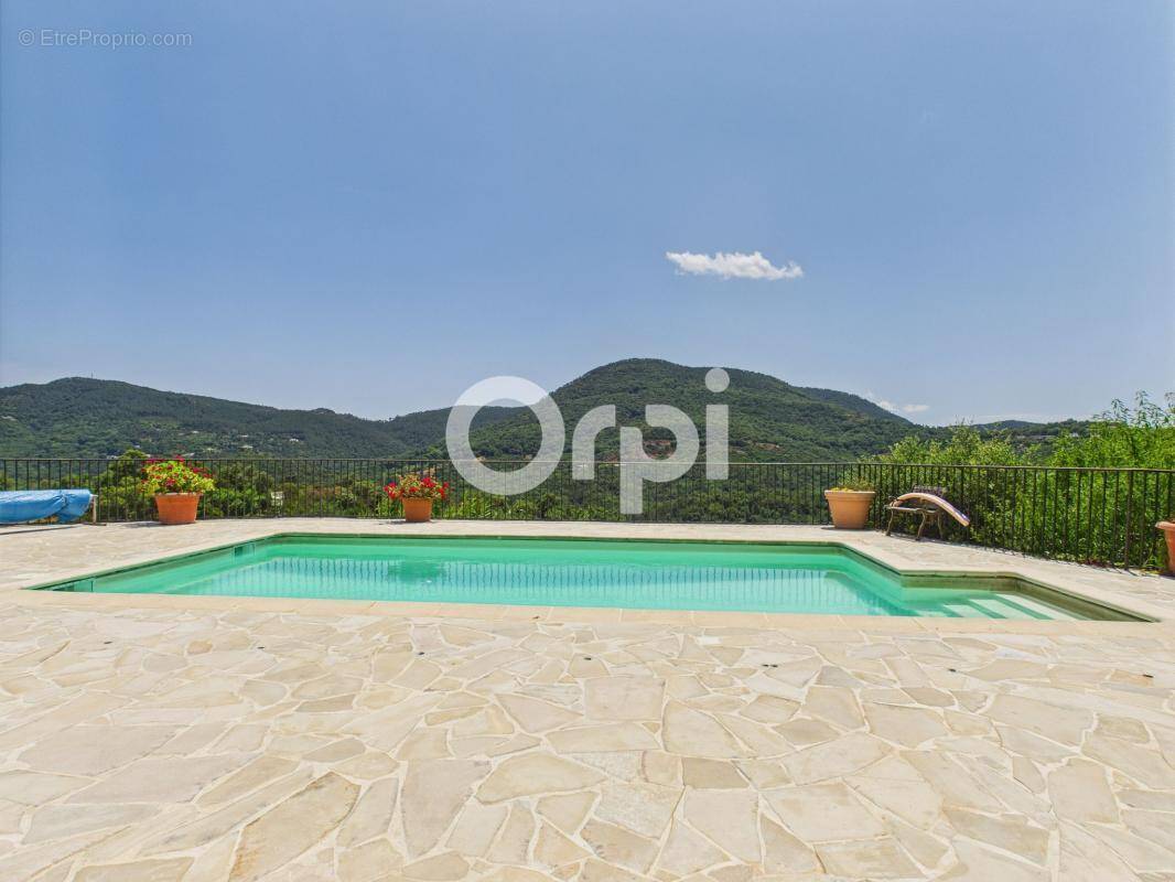 Maison à LES ADRETS-DE-L&#039;ESTEREL