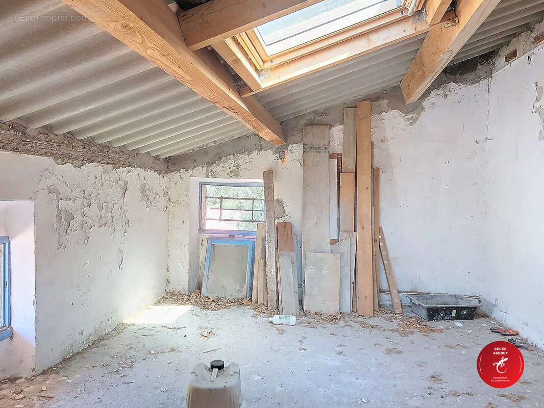 Maison à MONTFERRAT