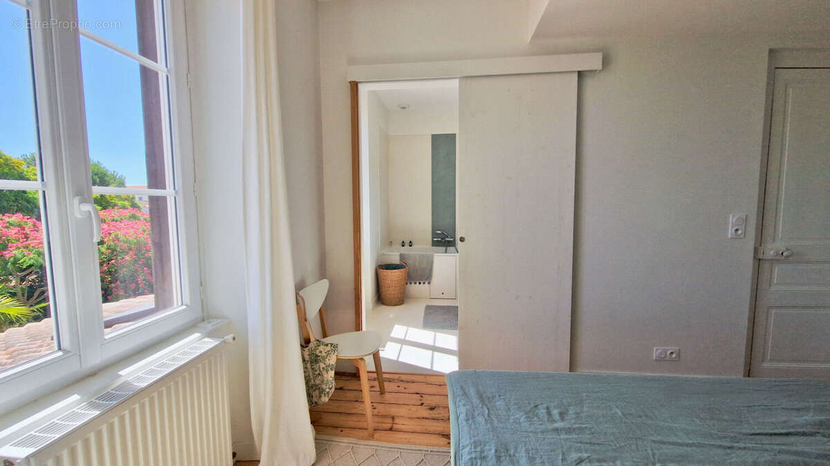 Maison familiale rénovée - quartier la genette - 3/4 chambres - piscine et box - photo 10