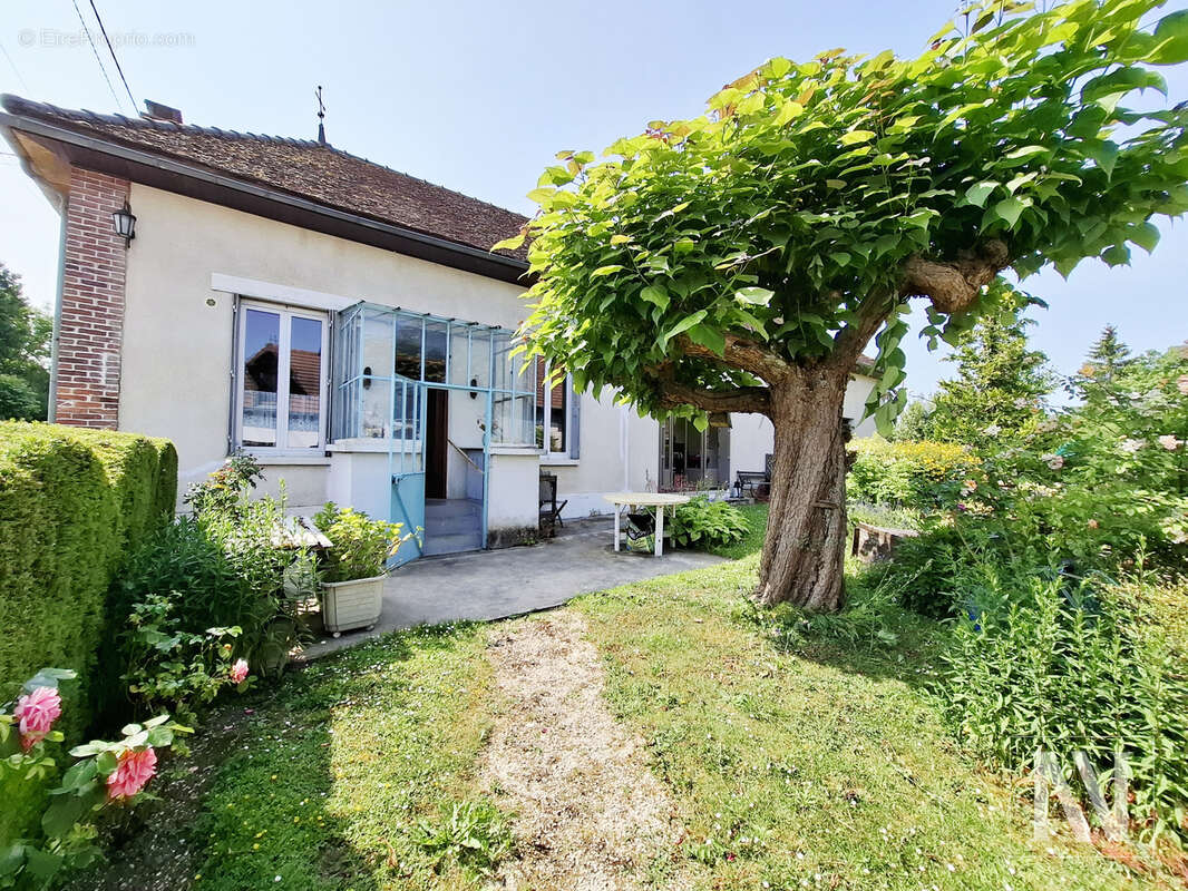 Maison à LUSIGNY-SUR-BARSE