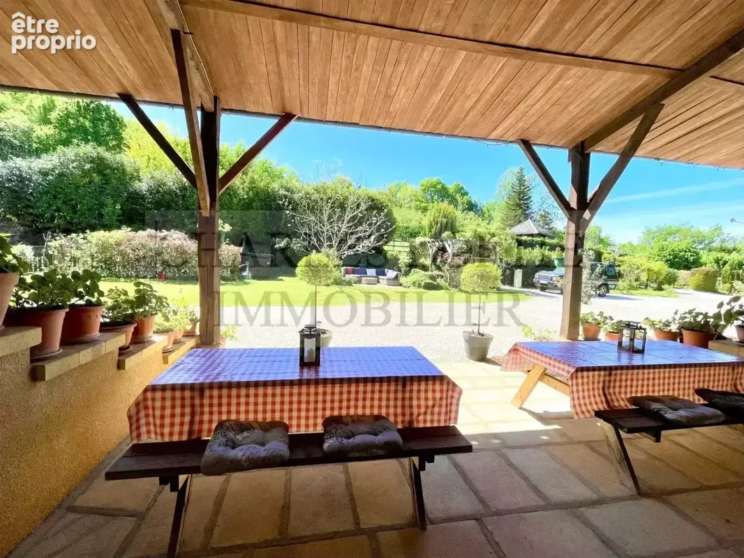 Magnifique ensemble immobilier comprenant une maison prinicipale, trois gîtes et 2 piscines, - photo 11