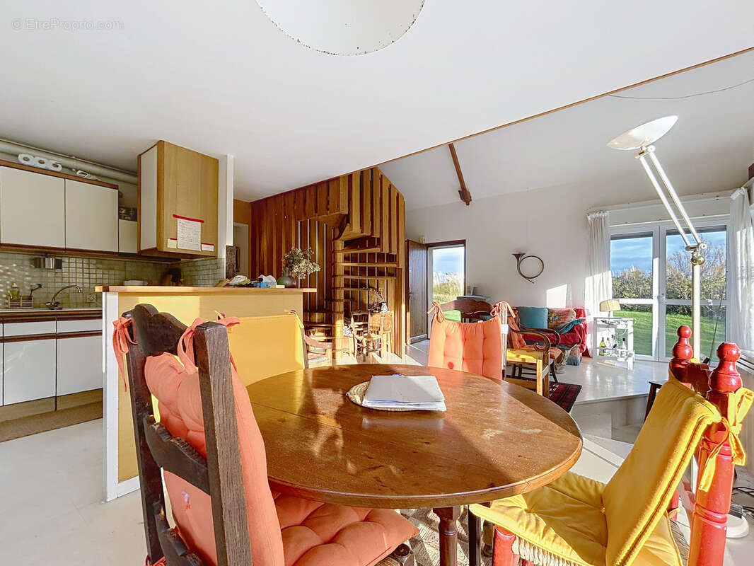 Maison à VIERVILLE-SUR-MER