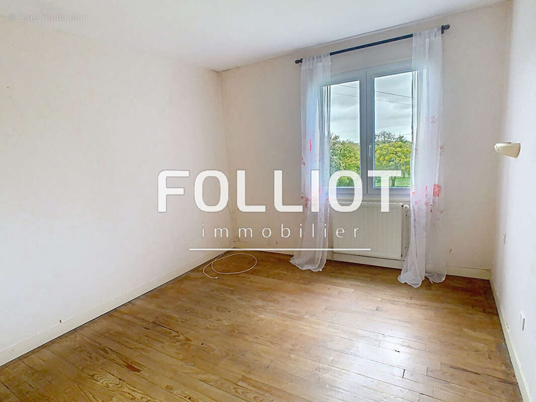 Maison à LE MESNIL-ROUXELIN