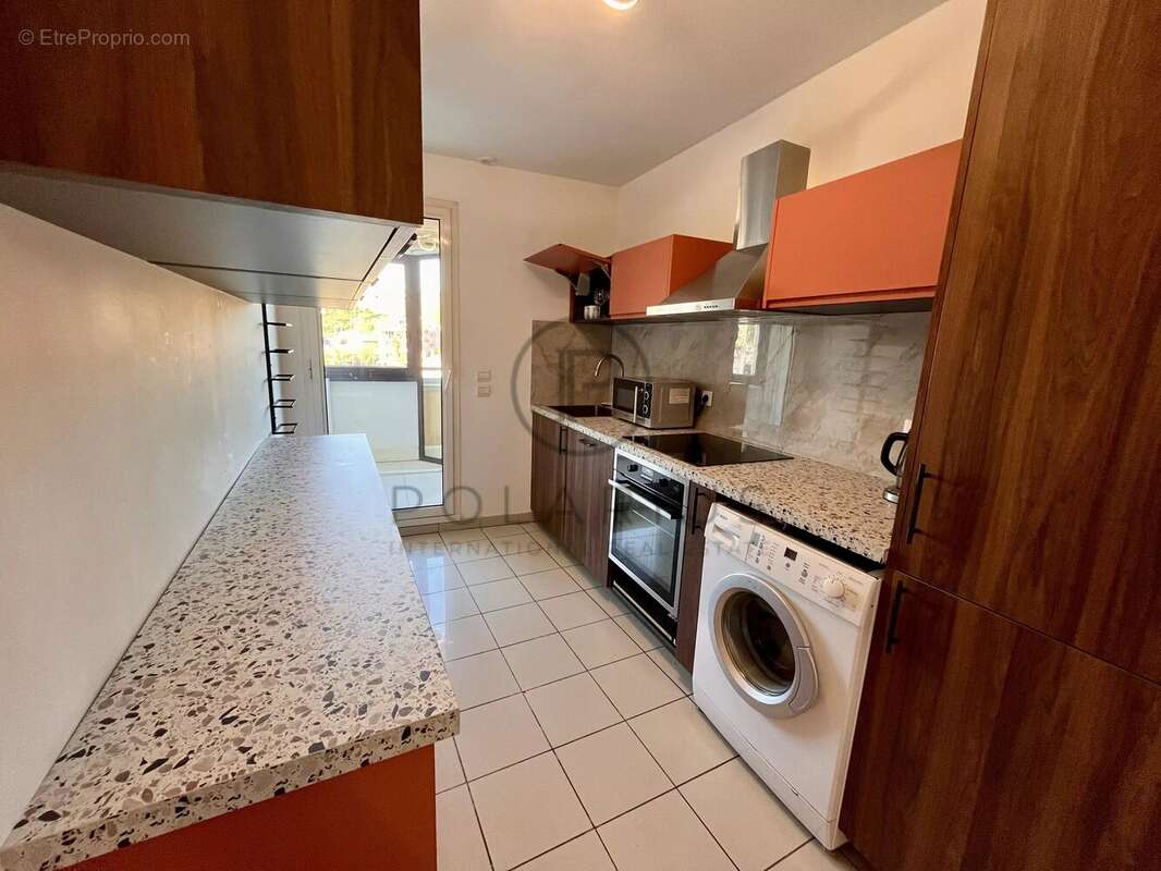 Appartement à SAINT-LAURENT-DU-VAR