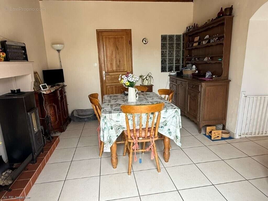 Maison de Campagne Avec 4 Chambres à Loubille - Exclusif à TIC IMMOBILER - photo 4
