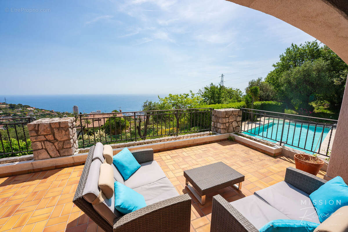 Villa provençale offrant une vue panoramique sur la mer à La Turbie, à 5 minutes de Monaco - photo 5
