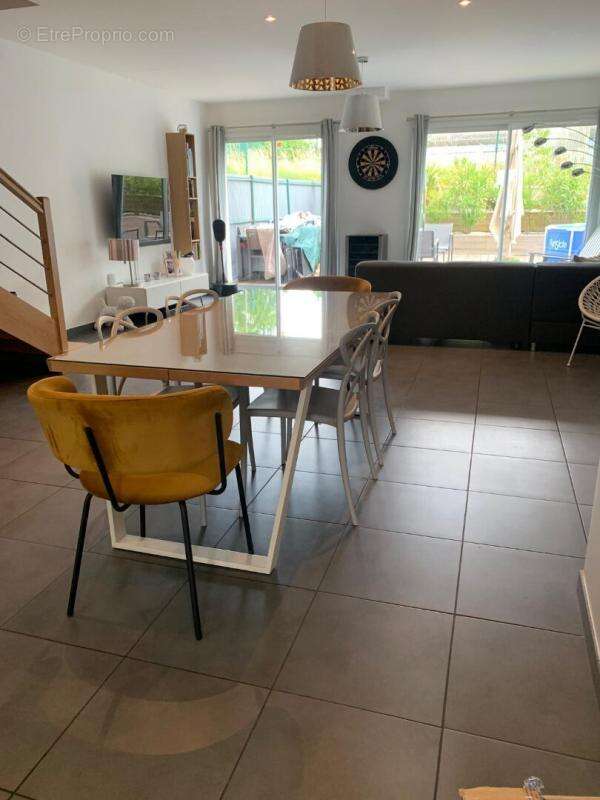 Maison à RILLIEUX-LA-PAPE