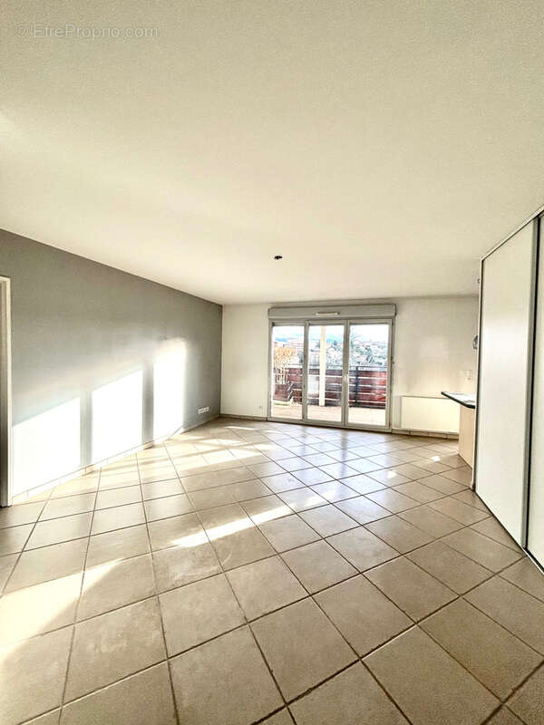 Appartement à L'ARBRESLE