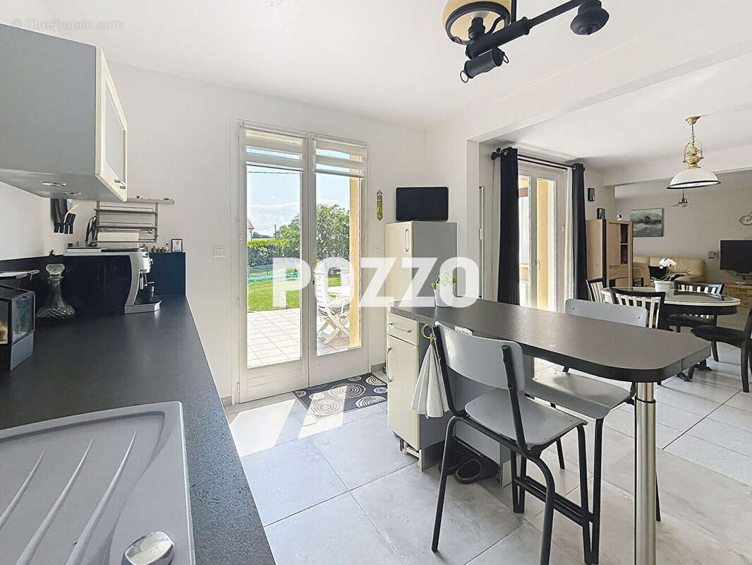 Maison à SAINT-PAIR-SUR-MER