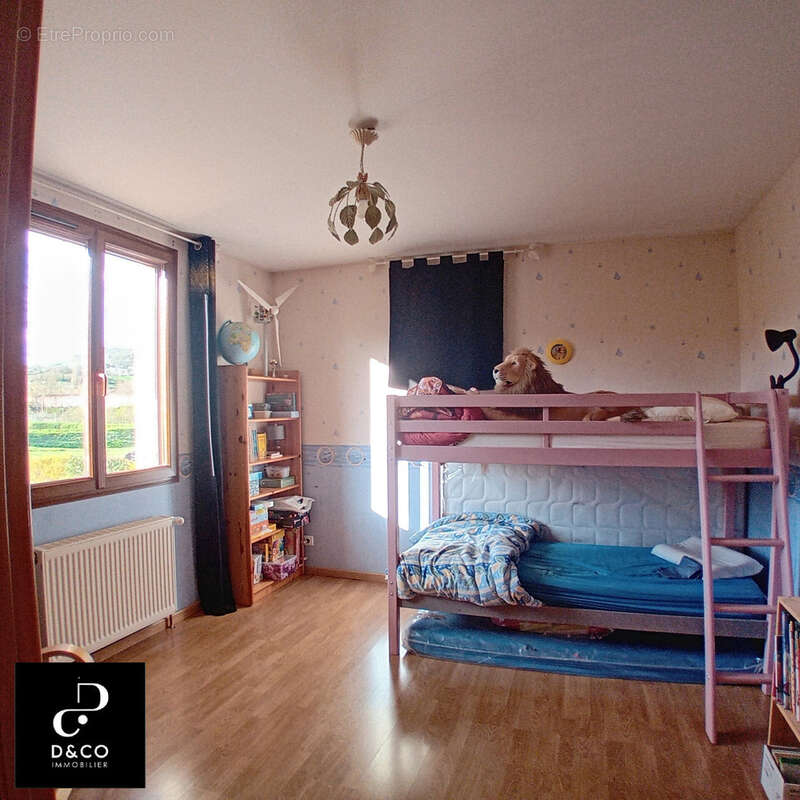 Maison à LA ROCHE-VINEUSE