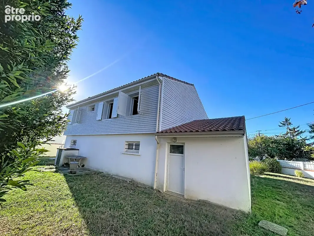 Maison centre bourg 135 m² et terrain divisible - photo 2