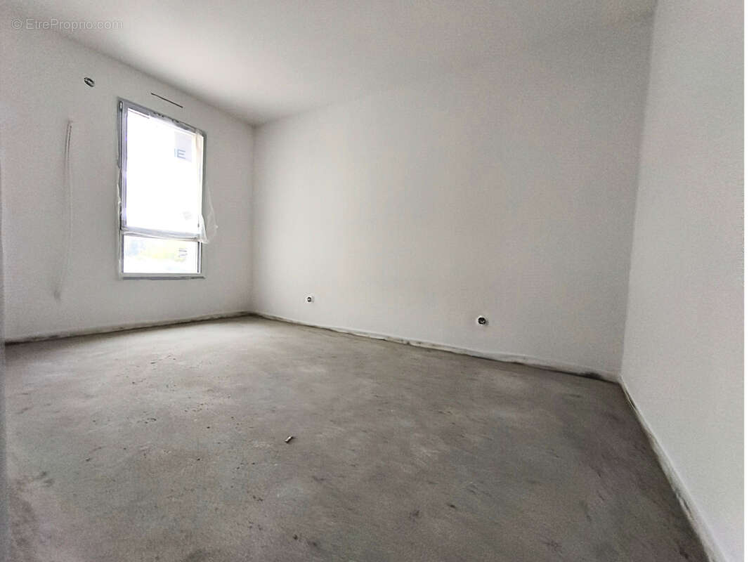 Appartement à PUSIGNAN