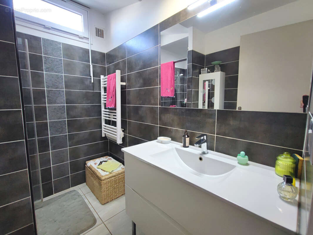 Appartement à SIX-FOURS-LES-PLAGES