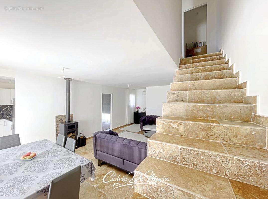 Maison à GINASSERVIS