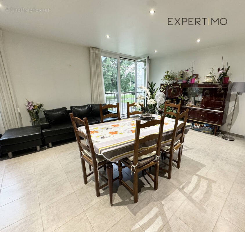 Appartement à SAINT-MARTIN-D'HERES