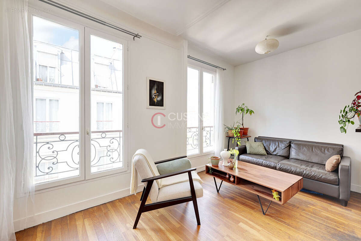Appartement à PARIS-18E