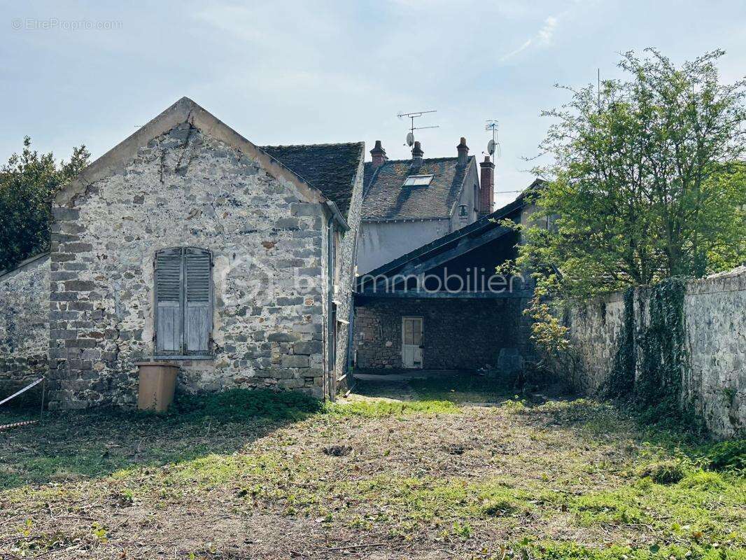Maison à SAMOIS-SUR-SEINE