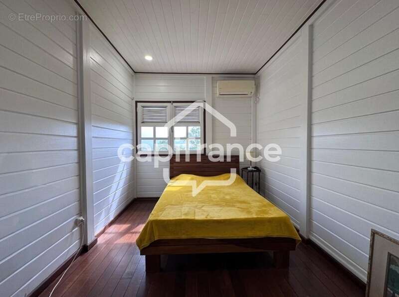 Maison à LES ABYMES