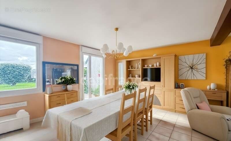 Maison à LE RELECQ-KERHUON