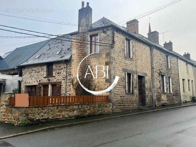 Maison à NEUILLY-LE-VENDIN