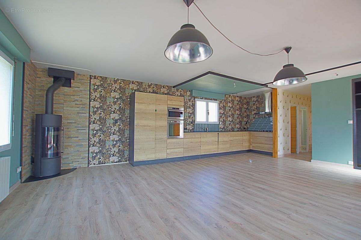 Maison à LE GIROUARD