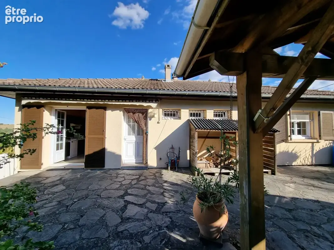 Maison f4+ de plain pied et sous sol semi enterré a sorbiers - photo 3